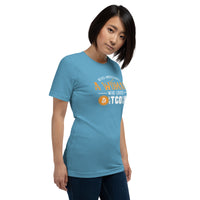 Never Underestimate a Woman who loves Bitcoin Women's t-shirt